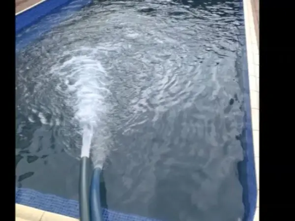 Mangote enchendo piscina em São Luís - MA
